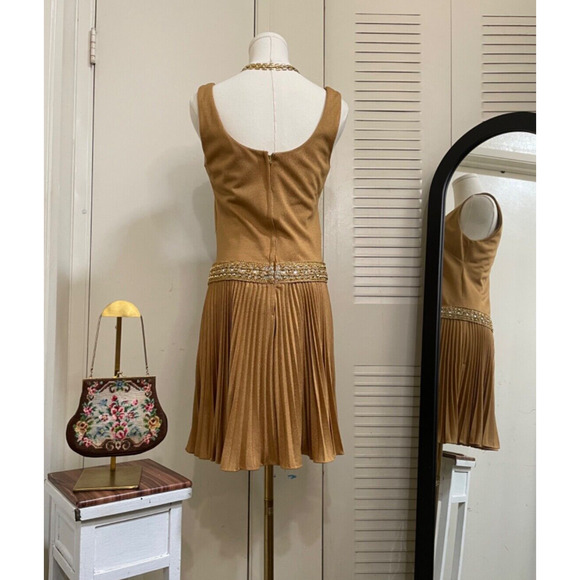 Vintage 1960’s Shimmery Metallic Gold MOD/Cocktail Original Jr. Them NY Dress - Picture 3 of 16